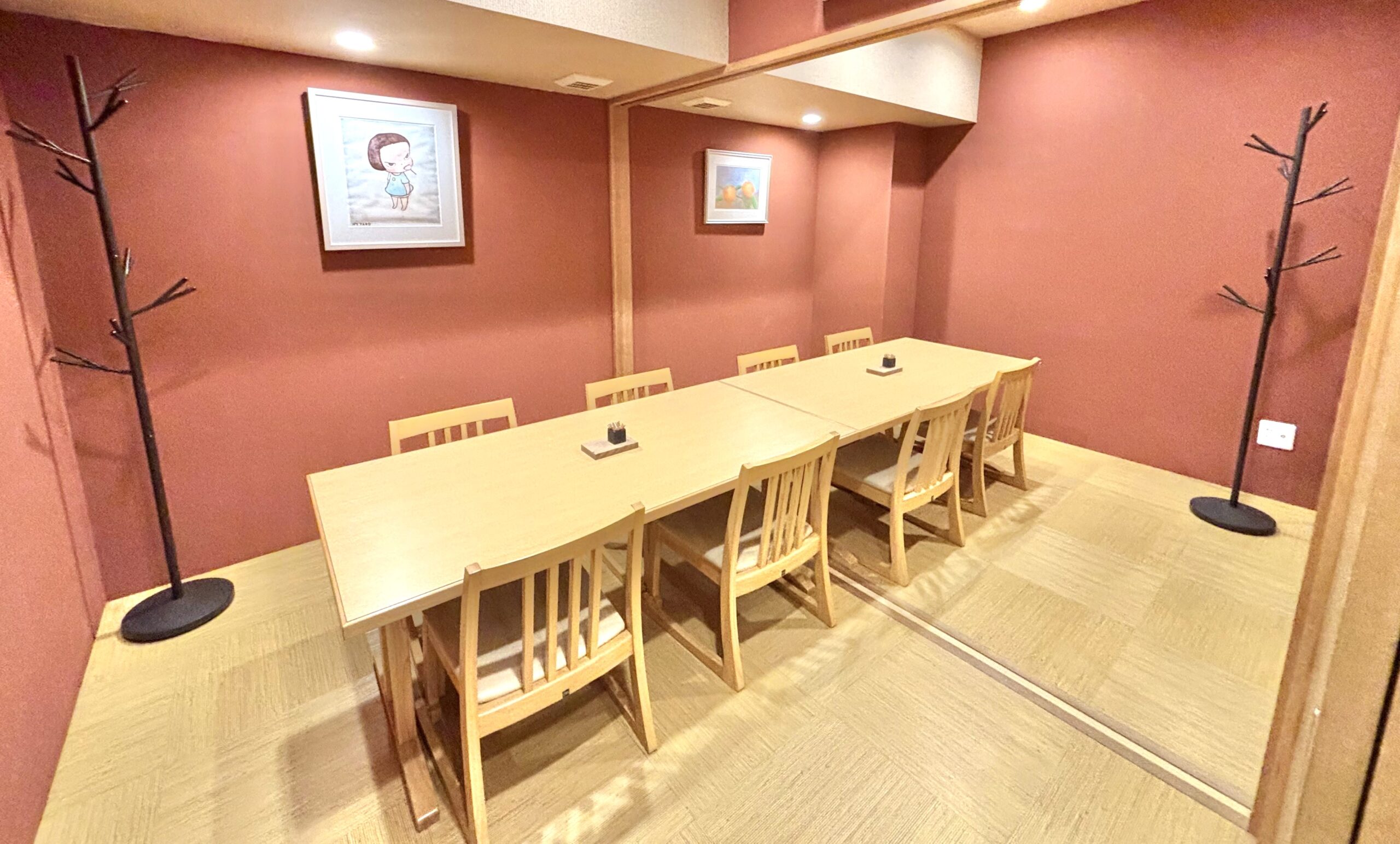鮨ふじわらの店内