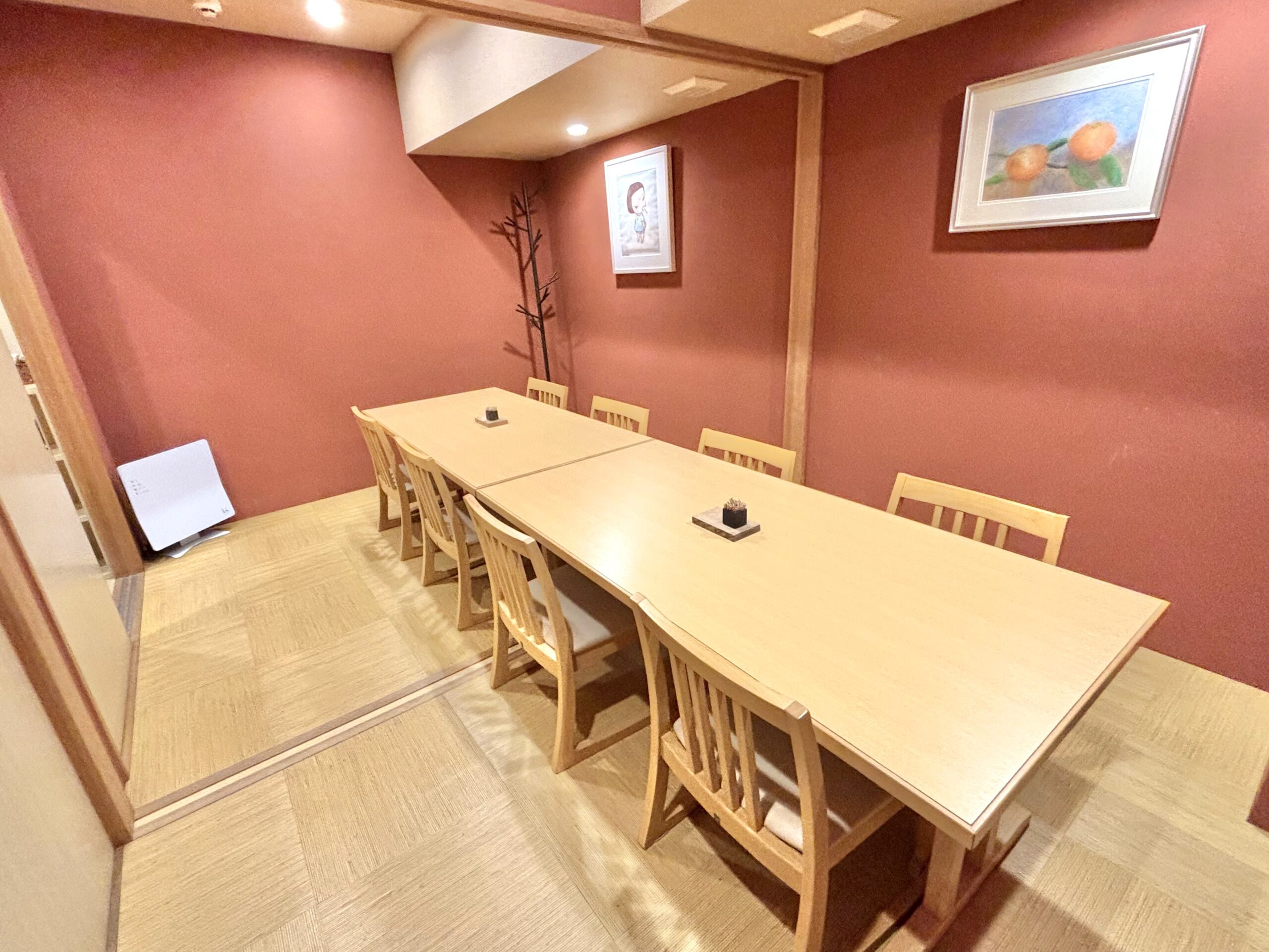 鮨ふじわらの店内